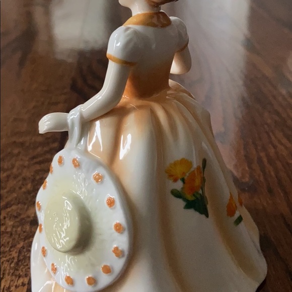 Royal Doulton “OCTOBER” Ceramic Figurine - Picture 2 of 3